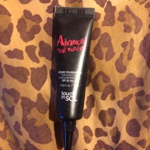 Touch in sol advanced moisture liquid foundation